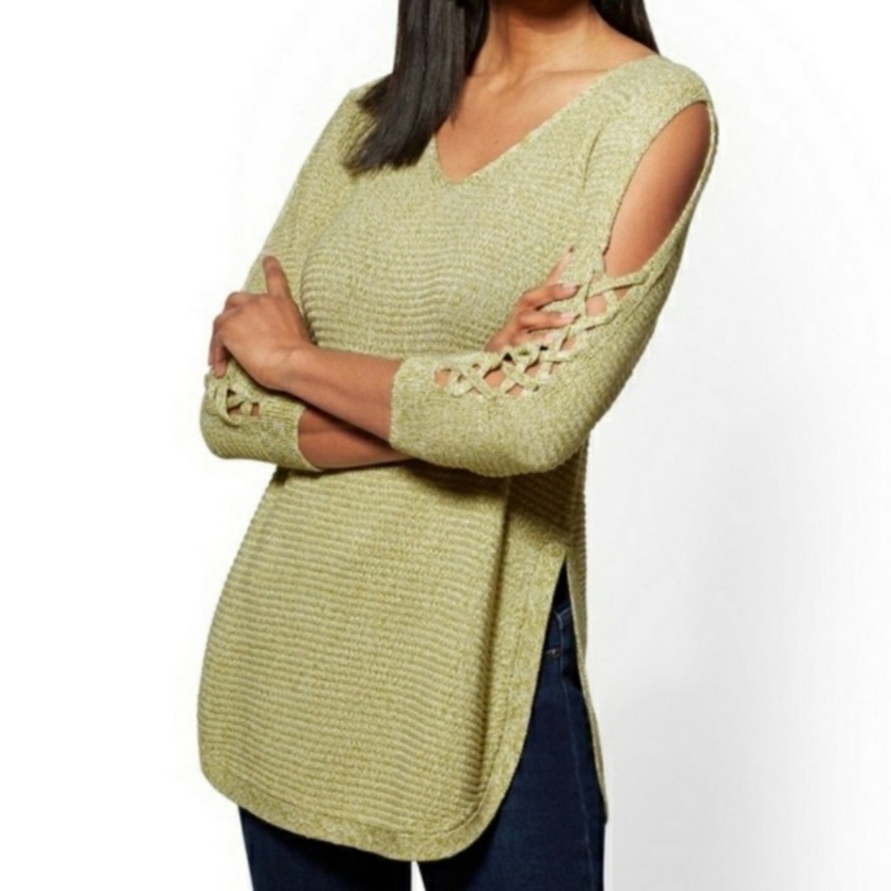 *RED New York & Company Soho sweater‎